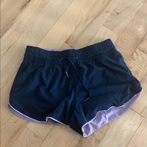 Lululemon choose a side short - reversible
